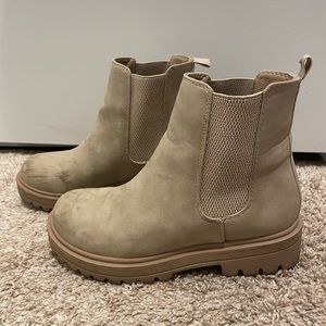 Chelsea Boots